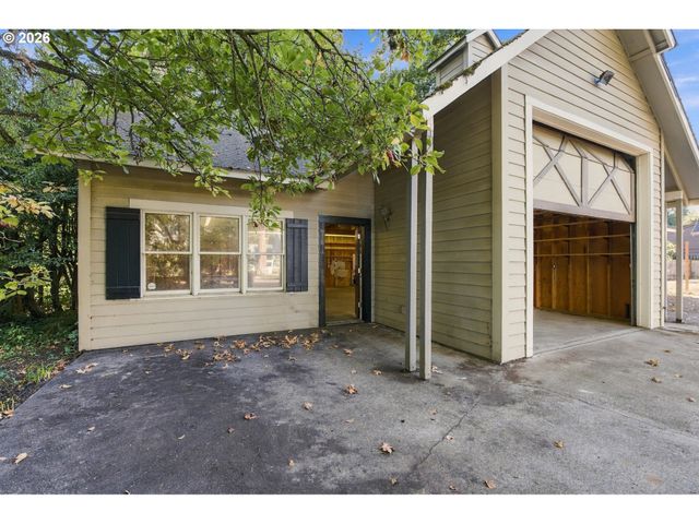1610 CAL YOUNG Rd, Eugene, OR 97401