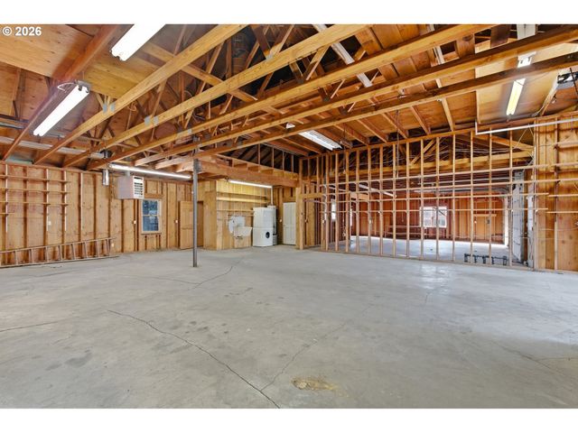 1610 CAL YOUNG Rd, Eugene, OR 97401