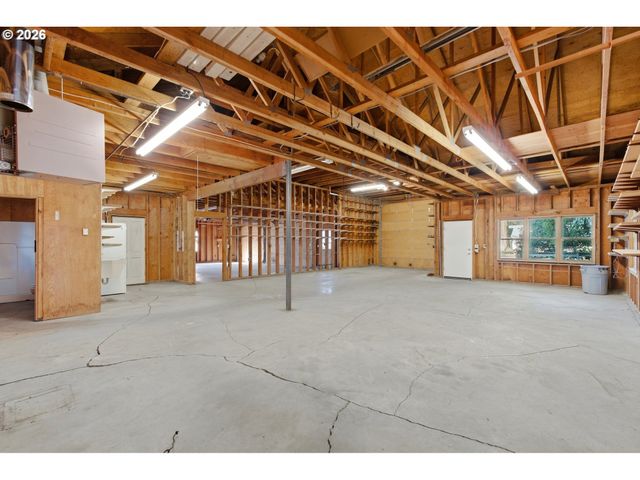 1610 CAL YOUNG Rd, Eugene, OR 97401