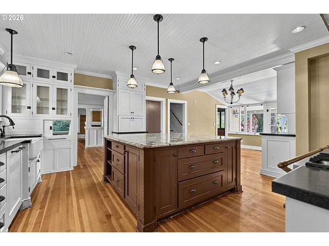 1610 CAL YOUNG Rd, Eugene, OR 97401