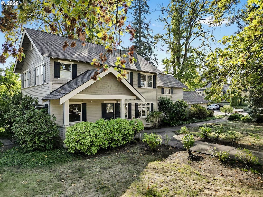 1610 CAL YOUNG Rd, Eugene, OR 97401