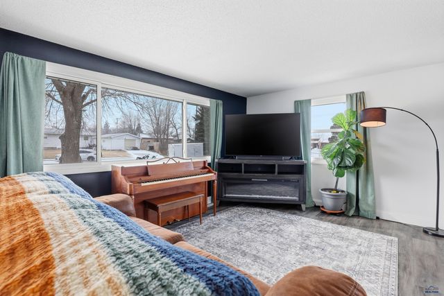 2506 JUNE CT, Rapid City, SD 57702