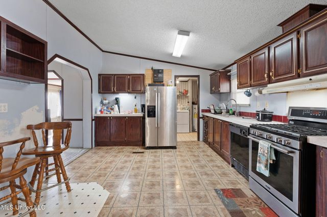 379 Wildwood Road, Holly Springs, MS 38635