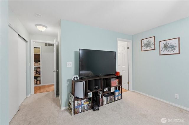 8531 Lake Forest Drive SE, Lacey, WA 98503