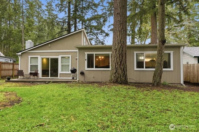8531 Lake Forest Drive SE, Lacey, WA 98503