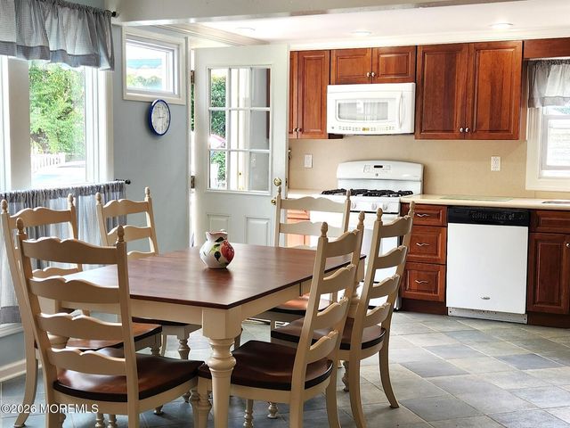 99 Alameda Court, Shrewsbury Boro, NJ 07702