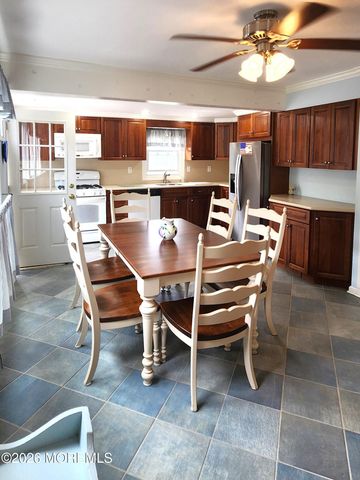 99 Alameda Court, Shrewsbury Boro, NJ 07702