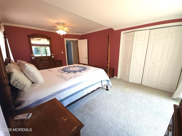 99 Alameda Court, Shrewsbury Boro, NJ 07702