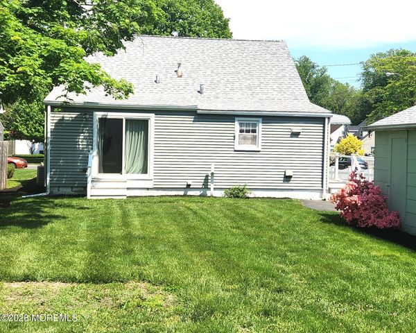 99 Alameda Court, Shrewsbury Boro, NJ 07702