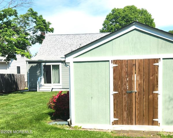 99 Alameda Court, Shrewsbury Boro, NJ 07702