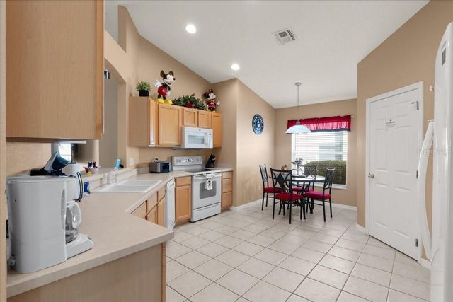 126 HENLEY CIRCLE, Davenport, FL 33896