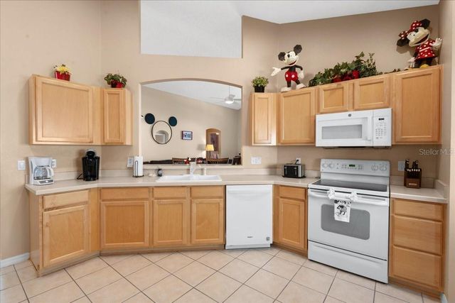 126 HENLEY CIRCLE, Davenport, FL 33896