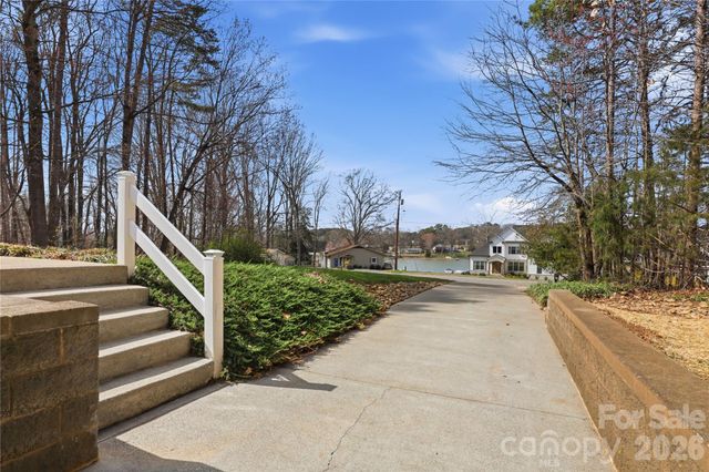 145 Morgan Bluff Road, Mooresville, NC 28117