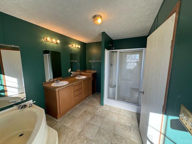 390 Bedford Highway, Lynch Station, VA 24571