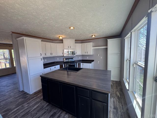 390 Bedford Highway, Lynch Station, VA 24571