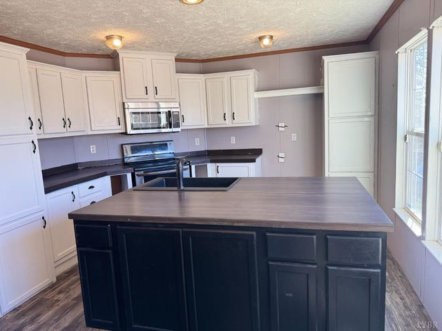 390 Bedford Highway, Lynch Station, VA 24571