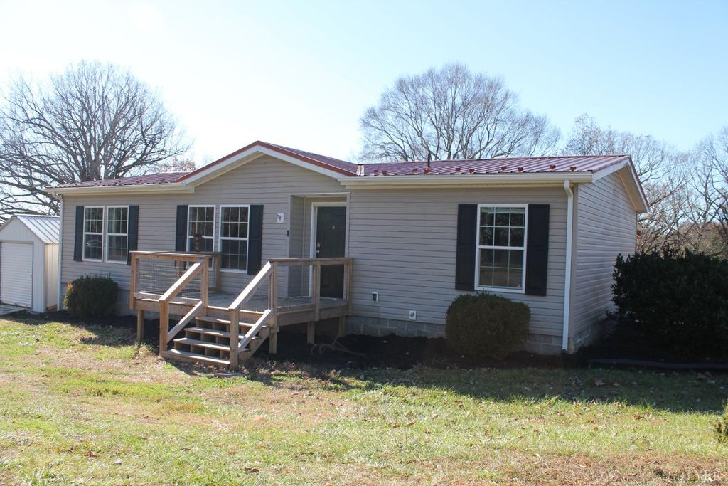 390 Bedford Highway, Lynch Station, VA 24571