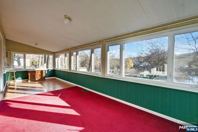 83 Lakeview Avenue, Ringwood, NJ 07456