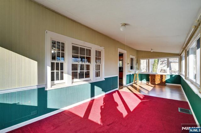 83 Lakeview Avenue, Ringwood, NJ 07456