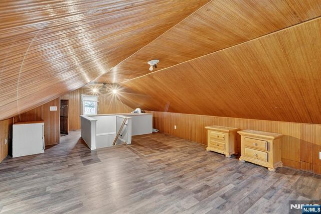 83 Lakeview Avenue, Ringwood, NJ 07456