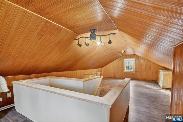 83 Lakeview Avenue, Ringwood, NJ 07456