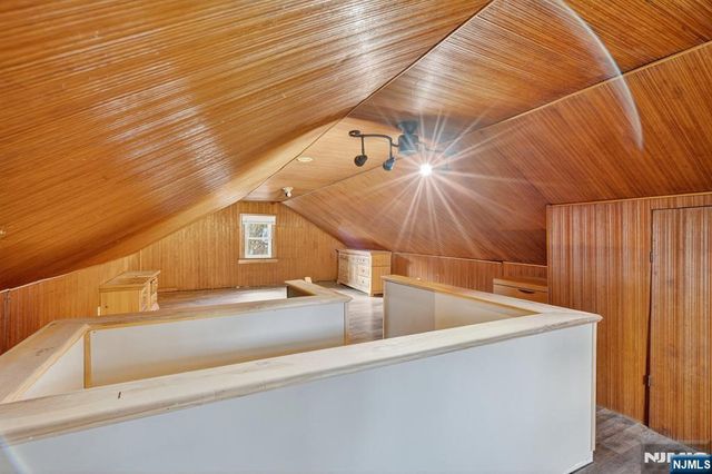 83 Lakeview Avenue, Ringwood, NJ 07456