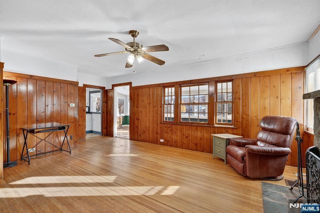 83 Lakeview Avenue, Ringwood, NJ 07456