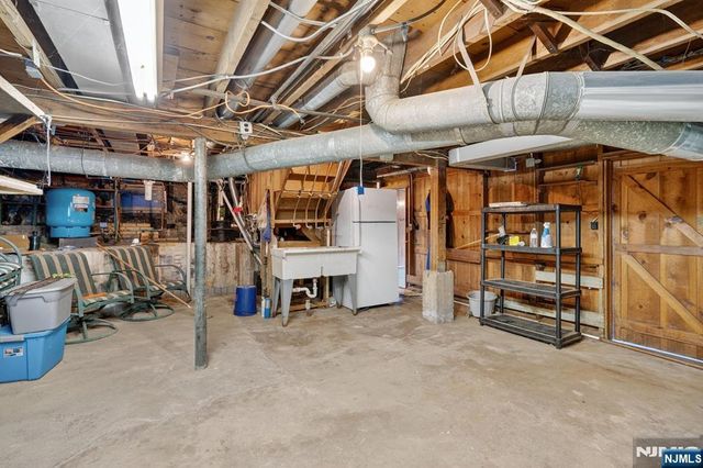 83 Lakeview Avenue, Ringwood, NJ 07456