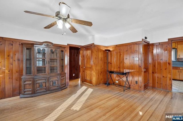 83 Lakeview Avenue, Ringwood, NJ 07456