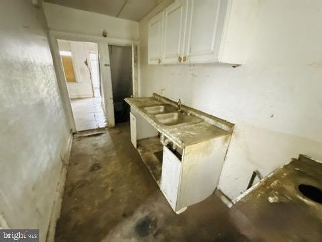 3401 RAVENWOOD AVE, Baltimore, MD 21213