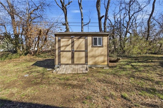 7621 E Bannister Road, Kansas City, MO 64134