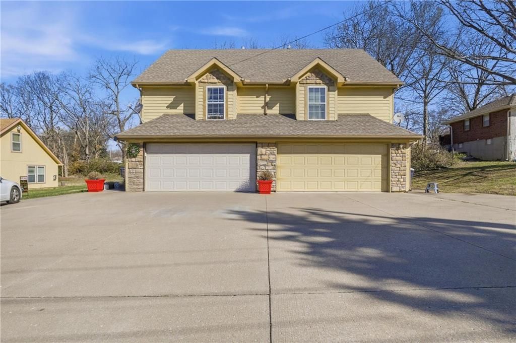 7621 E Bannister Road, Kansas City, MO 64134