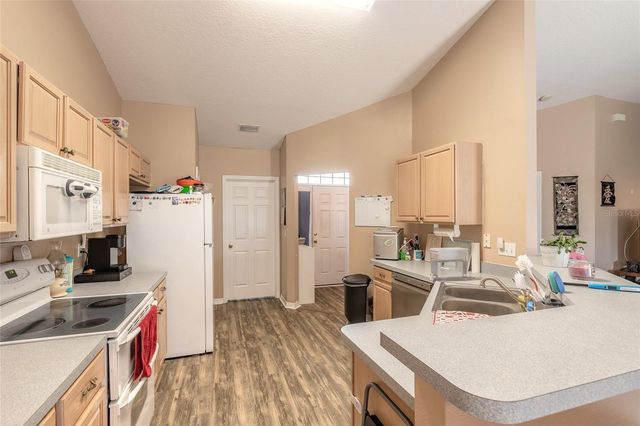 2431 WEATHERFORD DRIVE, Deltona, FL 32738