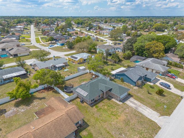 2431 WEATHERFORD DRIVE, Deltona, FL 32738