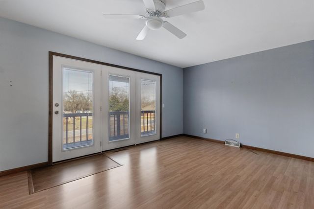 15030 E 2020 Road, Stockton, MO 65785