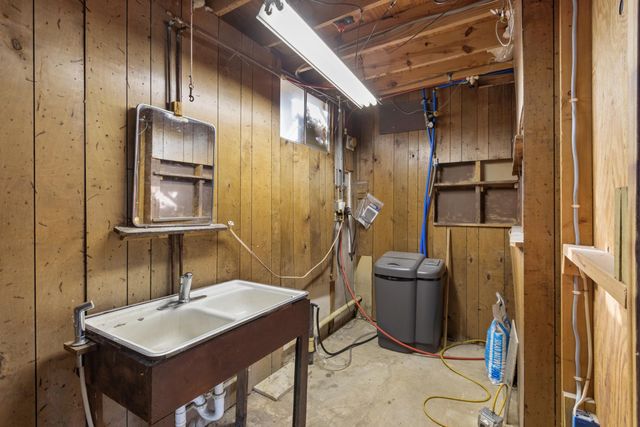 15030 E 2020 Road, Stockton, MO 65785