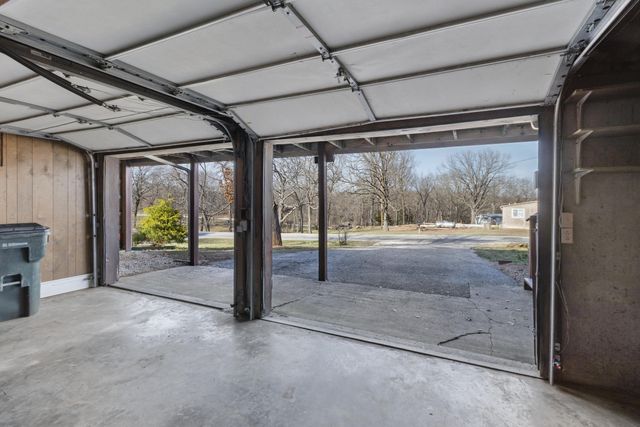 15030 E 2020 Road, Stockton, MO 65785