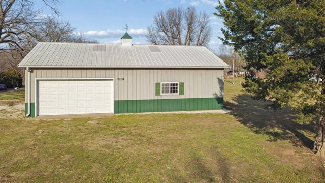 15030 E 2020 Road, Stockton, MO 65785