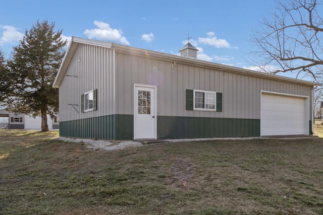 15030 E 2020 Road, Stockton, MO 65785