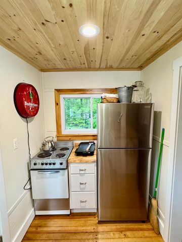 7 Jenning Lane, Hubbardton, VT 05735