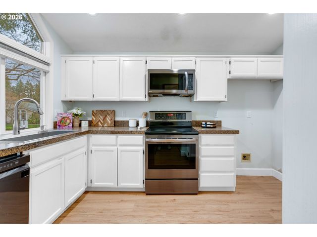 14371 Sw FANNO CREEK Ct, Portland, OR 97224