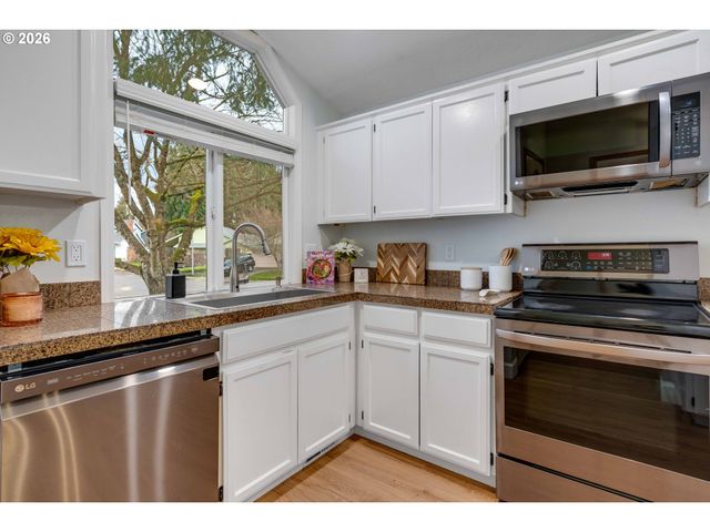 14371 Sw FANNO CREEK Ct, Portland, OR 97224