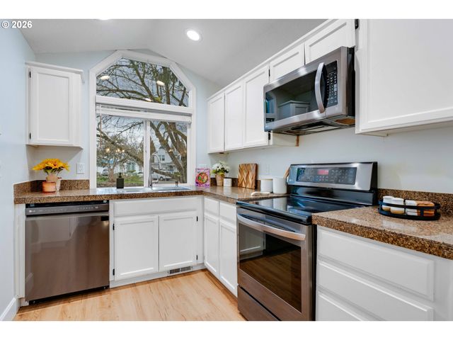 14371 Sw FANNO CREEK Ct, Portland, OR 97224