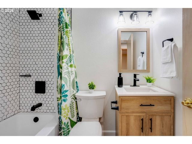 14371 Sw FANNO CREEK Ct, Portland, OR 97224