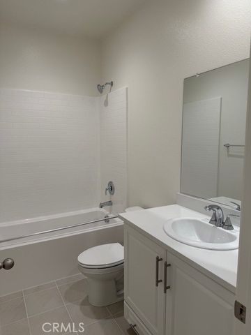 2420 E. Lincoln Avenue 3, Anaheim, CA 92806