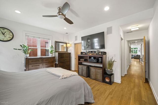 679 N PEORIA Street 4S, Chicago, IL 60642