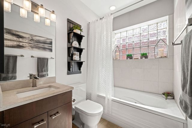 679 N PEORIA Street 4S, Chicago, IL 60642