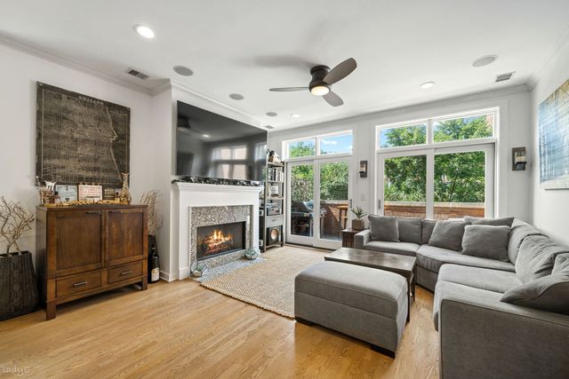 679 N PEORIA Street 4S, Chicago, IL 60642