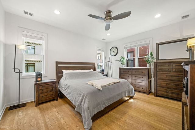 679 N PEORIA Street 4S, Chicago, IL 60642