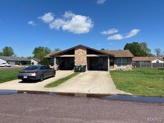 303 Aaron Court A & B, Mascoutah, IL 62258